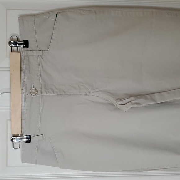 Lee just below the waist Capris - Picture 3 of 9